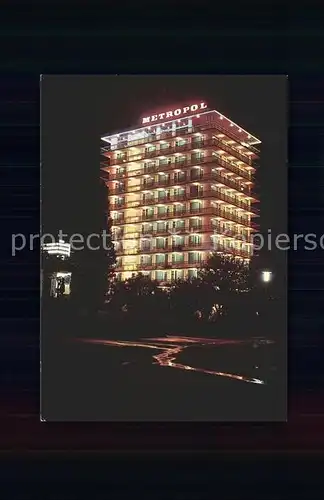 Slatni Pjasazi Hotel Metropol bei Nacht / Warna Bulgarien /