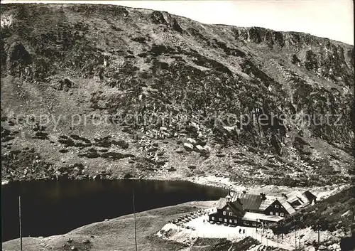 Riesengebirge Kleine Teichbaude Alpin am Ufer langen Kleinen Teich Kat. Tschechische Republik