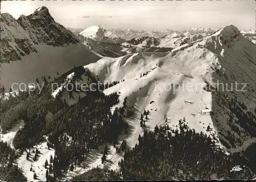 Breitenberg Oesterreich mit Skigebiet Hochalp und Aggenstein Kat. Oesterreich