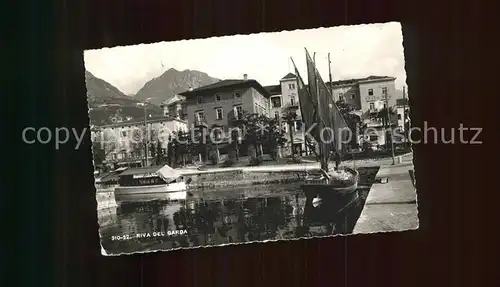 Riva del Garda Hafen Segelboot  Kat. 