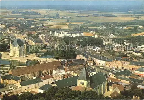 Bellegarde du Loiret Vue generale aerienne au premier plan l Eglise romane Le Chateau Kat. 