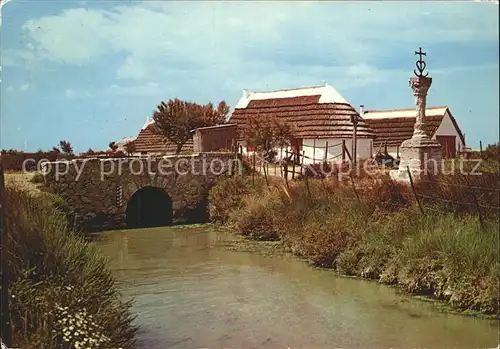 Camargue Le Pont du Mort la Croix des Gardians