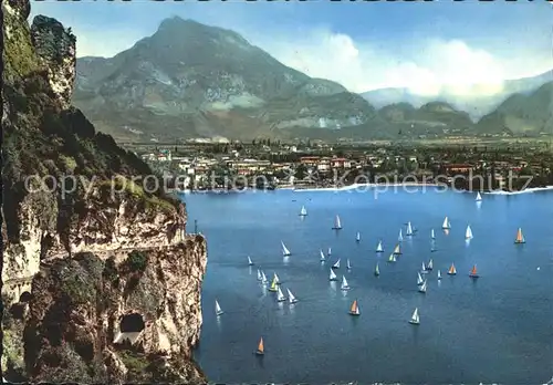 Riva del Garda Segelboote Felsen Kat. 