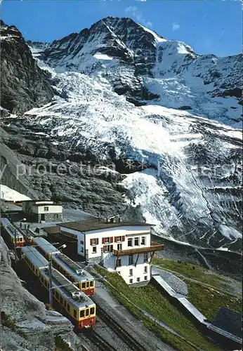 Grindelwald Eigergletscher mit Moench Berner Alpen Gebirgspanorama Kat. Grindelwald