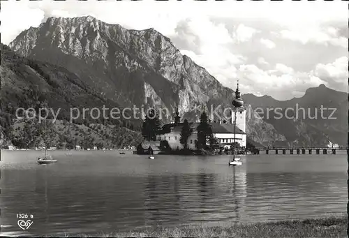 Gmunden Salzkammergut Schloss Ort mit Traunstein und Traunsee Kat. Gmunden