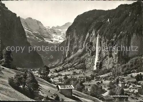 Lauterbrunnen BE mit Wasserfaellen Kat. Lauterbrunnen