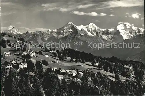 Waldegg Beatenberg Bergdorf Schreckhorn Finsteraarhorn Eiger Moench Jungfrau Berner Alpen / Beatenberg /Bz. Interlaken