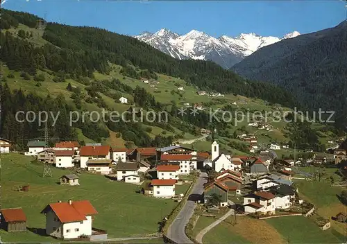 Flirsch Gesamtansicht mit Alpenpanorama Fliegeraufnahme Kat. Flirsch am Arlberg