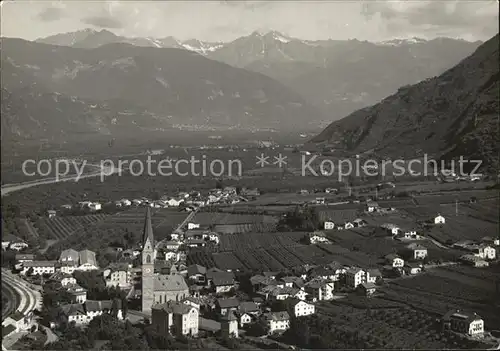 Terlano Suedtirol Panorama Alpenkette Fliegeraufnahme Kat. ueberetsch Unterland