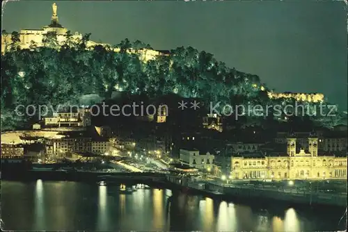 San Sebastian Guipuzcoa Vista nocturna del Monte Urgull y Ayuntamiento