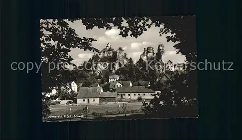 Tuechersfeld Durchblick vom Waldrand Fraenkische Schweiz Kat. Pottenstein