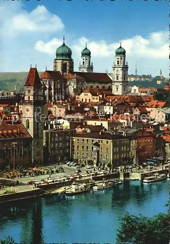 Passau Donaupartie mit Rathaus und Dom Kat. Passau