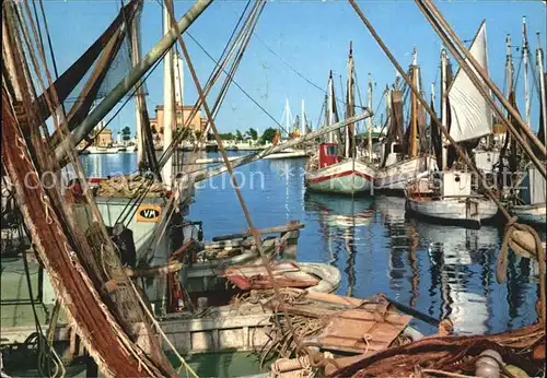 Marina di Ravenna Fischerboote im Hafen Kat. Italien