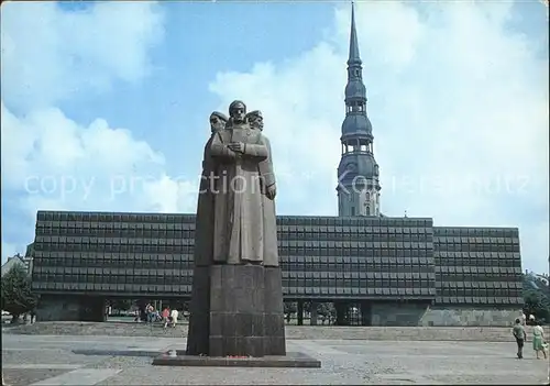 Riga Lettland Denkmal mit Kirchturm Kat. Riga