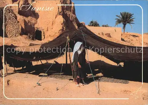 Tunesien Frau unter Zelt Kat. Tunesien