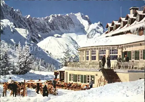 Kreuzeckhaus gegen Zugspitze Kat. Garmisch Partenkirchen