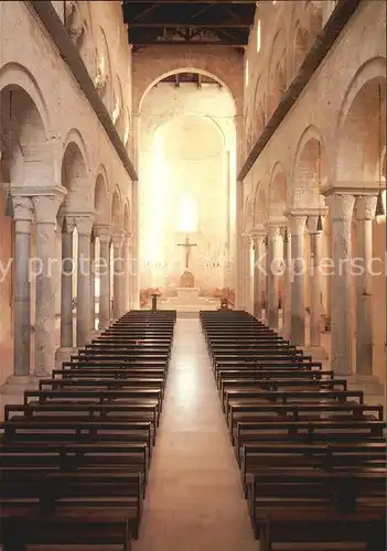 Trani Cattedrale Interno chiesa superiore