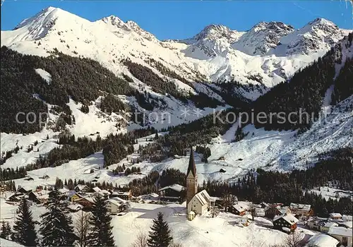 Mittelberg Kleinwalsertal mit Kuhgehrenspitze Hammerspitze Schafalpkoepfe Kat. Oesterreich