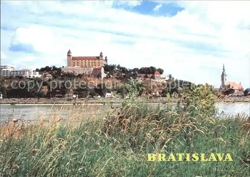 Bratislava Hrad Blick ueber die Donau zum Schloss / Polen /Polen