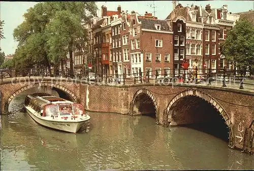 Amsterdam Niederlande Keizersgracht Reguliersgracht bei den sieben Bruecken Ausflugsboot Kat. Amsterdam