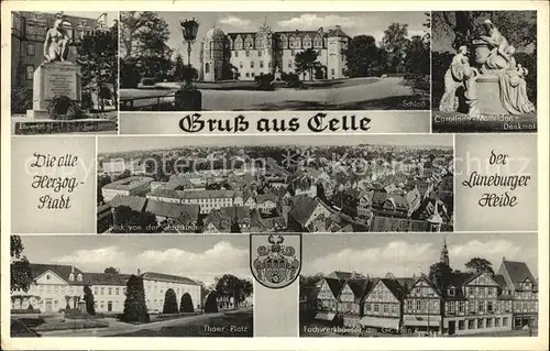 Celle Niedersachsen Ehrenmal Schloss Carolinen Mathilden Denkmal Blick von der Stadtkirche Thaer Platz Fachwerkhaeuser Kat. Celle