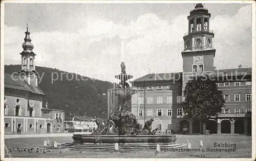 Salzburg Oesterreich Residenzbrunnen und Glockenspiel Kat. Salzburg