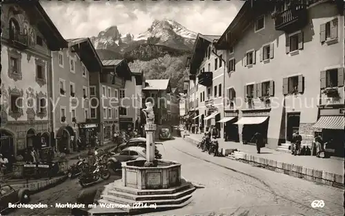 Berchtesgaden Marktplatz mit Brunnen und Watzmann Kat. Berchtesgaden