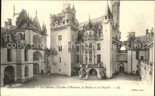 Pierrefonds Oise Le Chateau Escalier d Honneur  Donjon et la Chapelle Kat. Pierrefonds