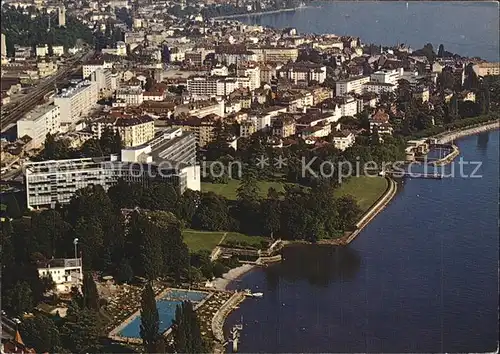 Vevey VD Lac Leman Au premier plan la piscine et le batiment Nestle Kat. Vevey