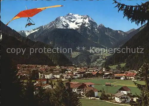 Mayrhofen Zillertal Panorama Blick auf Gruenberg Drachenfliegen Kat. Mayrhofen