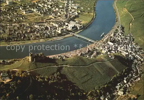 Bernkastel Kues mit Jugendherberge und Burgruine Landshut Fliegeraufnahme Kat. Bernkastel Kues