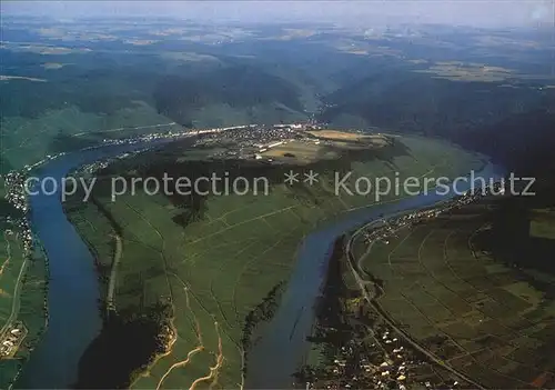 Zell Mosel Moselschleife mit Marienburg Fliegeraufnahme Kat. Zell (Mosel)