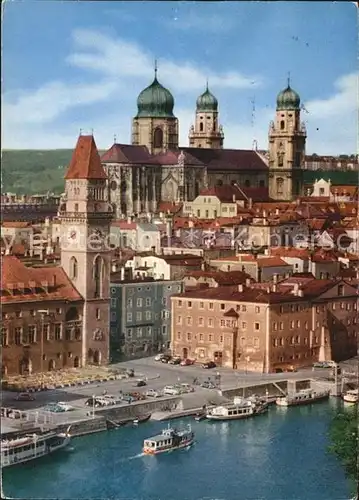 Passau Donaupartie mit Rathaus und Dom Kat. Passau