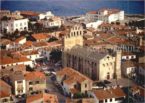 Les Saintes Maries de la Mer Eglise fortifie Vue aerienne