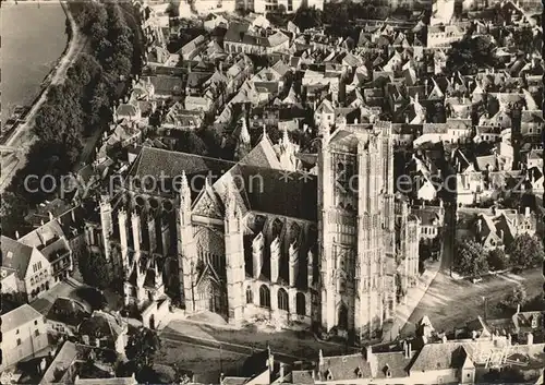 Auxerre Vue aerienne La Cathedrale et les bords de l Yonne Kat. Auxerre