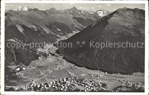 Davos Dorf GR Panorama vom Hoehenweg mit Dischmatal und Flueela Weisshorn / Davos /Bz. Praettigau-Davos