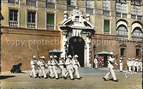 Monaco La Releve de la Garde devant l Entree du Palais Kat. Monaco