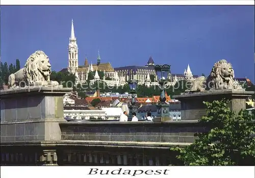 Budapest Bruecke Loewenskulptur Prager Burg Kat. Budapest