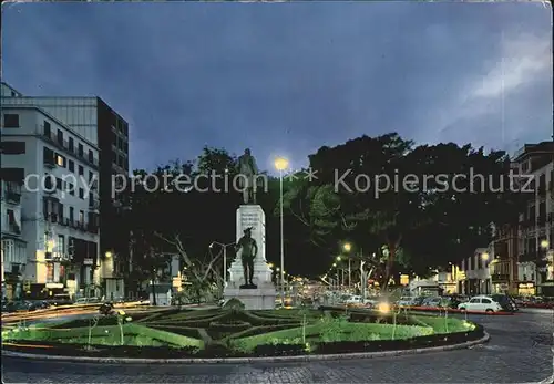 Malaga Andalucia Avenida del Generalisimo y estatua de Larios Monumento de noche Kat. Malaga