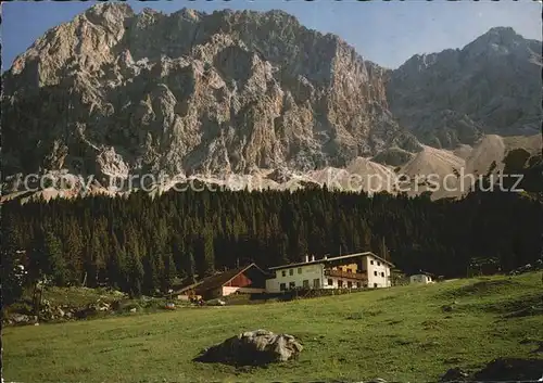 Ehrwald Tirol Ehrwalder Alm mit Zugspitze
