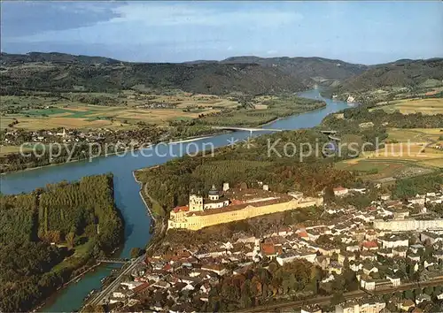 Melk Donau Fliegeraufnahme mit Schloss und Kloster Kat. Melk Wachau