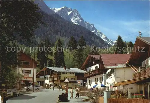 Grainau Dorfplatz mit Zugspitze Kat. Grainau