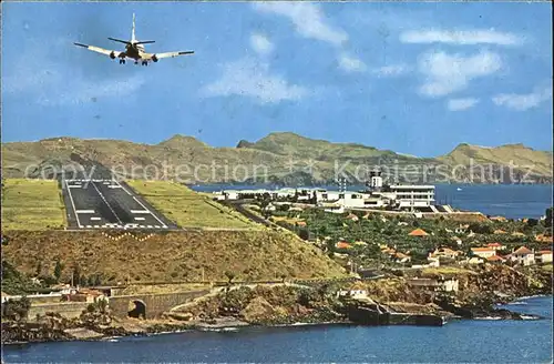 Santa Cruz Madeira Fliegeraufnahme mit Flughafen