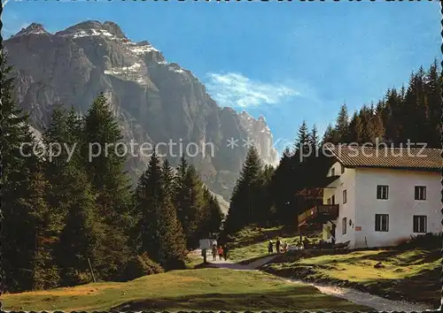 Stubaital Alpenwirtschaft Herzeben im Pinnistal mit Kirchdachspitze Stubaier Alpen Kat. Neustift im Stubaital