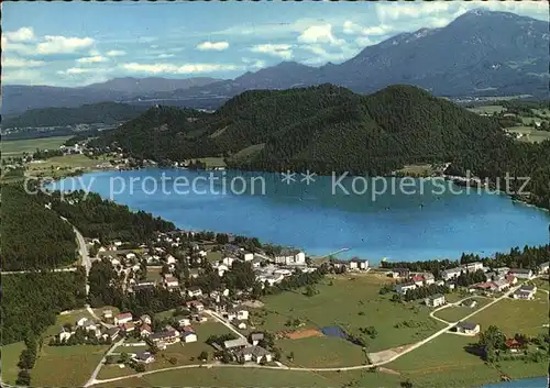 Seelach Klopeinersee mit Blick auf Petzen Georgiberg und Unterburg Fliegeraufnahme Kat. St. Kanzian am Klopeiner See