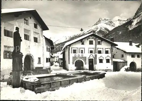 Scuol Dorfpartie mit Margnabrunnen Kat. Scuol