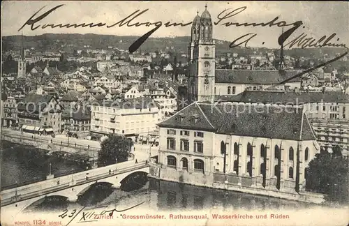Zuerich Grossmuenster Rathausquai Wasserkirche und Rueden / Zuerich /Bz. Zuerich City