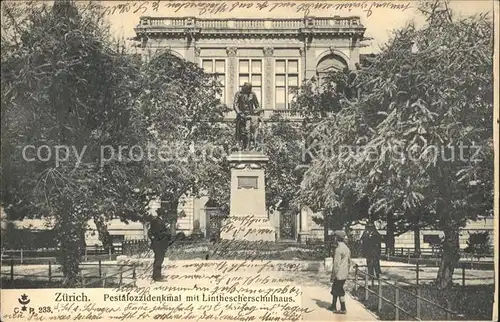 Zuerich Pestalozzi Denkmal mit Lintescher Schulhaus / Zuerich /Bz. Zuerich City