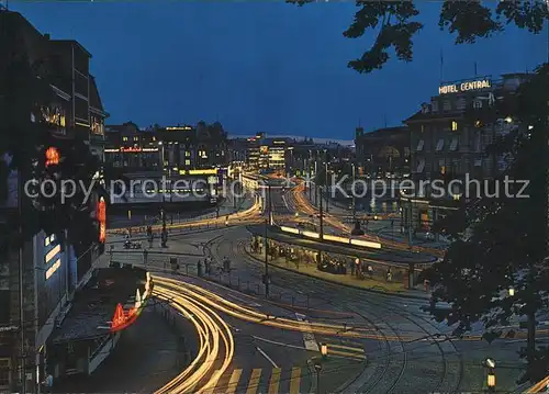 Zuerich Blick auf Central und Bahnhofbruecke bei Nacht / Zuerich /Bz. Zuerich City