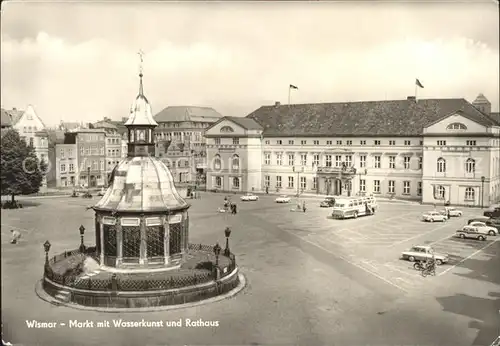 Wismar Mecklenburg Vorpommern Markt mit Wasserkunst und Rathaus / Wismar /Wismar Stadtkreis